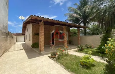 Casa a venda no centro de ubatuba com edicula no fundo