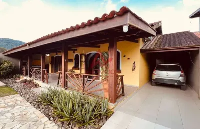 Casa com 3 quartos à venda no Jardim Samambaia, Ubatuba 