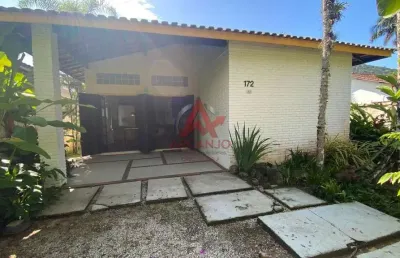 Casa em condominio fechado na praia da lagoinha com 05 dormitorios proximo ao mar