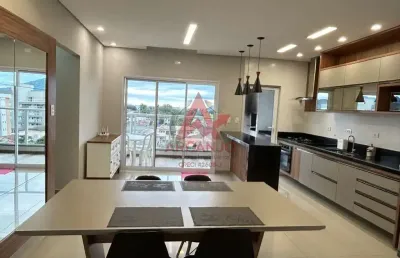 Cobertura a venda mobiliada com vista para o mar 3 dormitórios