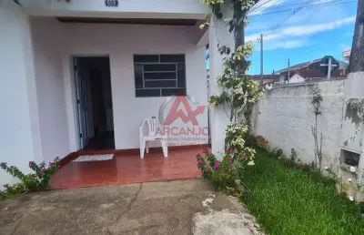 Casa  à venda dois dormitórios , amplo espaço para lazer, no centro de ubatuba
