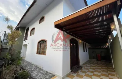 Sobrado na região central de ubatuba para locação definitiva