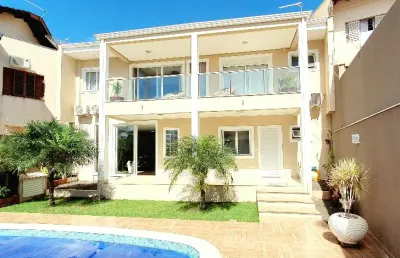 Linda e encantadora casa no parque osvaldo sella em cambé