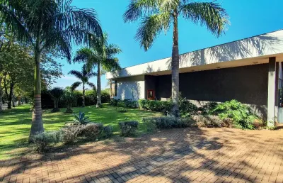 Encantadora casa no condomínio green village em cambé à venda ou locação