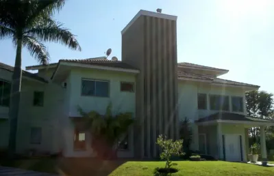 Espetacular e único, sobrado em condomínio fechado com 680 m2 em cambé