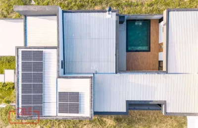 Casa de alto padrão à venda em indaiatuba: 3 suítes, piscina e energia fotovoltaica em localização privilegiada