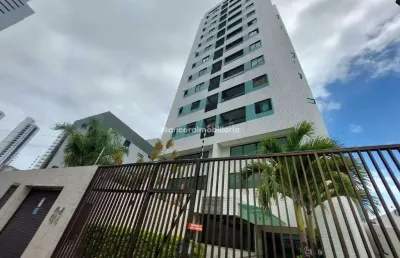 Apartamento na torre com 2 quartos, uma suíte e duas vagas de garagem.
