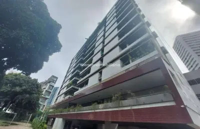 Apresentamos esta imponente cobertura duplex a venda!