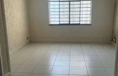 Casa com 2 quartos para alugar na R. Backer, 180, Cambuci, São Paulo