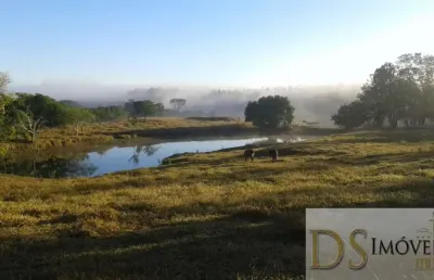 Sítio na cidade de porto feliz/sp, com 3,3 alqueires, água, luz, lago, campo de futebol, casa de caseiro, casa sede com 3 dormitórios, piscina e etc