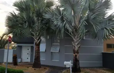 Bela casa no condomínio parque do varvito, em itu/sp, com 4 quartos, sendo 3 suítes, lavabo, hidromassagem e área gourmet