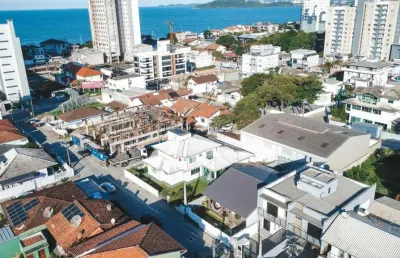 Casa para venda em balneário piçarras, centro, 2 dormitórios, 1 suíte, 3 banheiros, 4 vagas