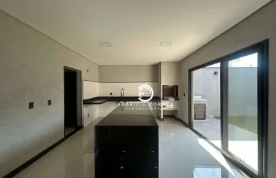 Casa em condomínio fechado com espaço gourmet, escritório e 3 dormitórios