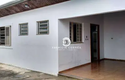 Casa ampla com edícula, rancho e churrasqueira – financiável