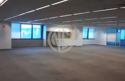 Sala comercial para alugar na Avenida Eusébio Matoso, Pinheiros, São Paulo