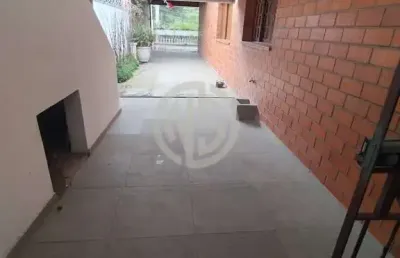 Casa com 3 quartos para alugar na Avenida Maria Coelho Aguiar, Jardim São Luís, São Paulo
