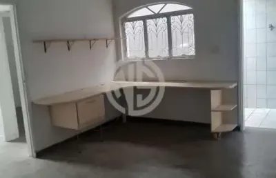Casa com 2 quartos para alugar na Avenida Mário Lopes Leão, Santo Amaro, São Paulo
