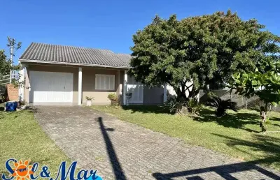 C412 bela residência com 3 dormitórios, na praia de  santa terezinha/imbé