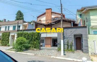 Sobrado amplo com 4 suítes e 7 vagas à venda no parque dos pássaros – próximo à fei e santa casa