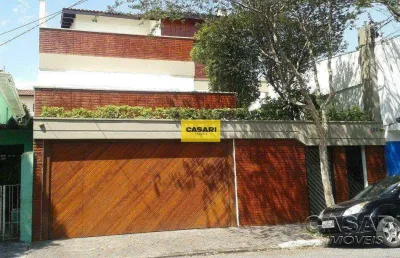 Sobrado de alto padrão com 4 suítes, 7 banheiros e 4 vagas – locação e venda – excelente localização
