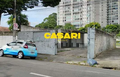 Terreno comercial com estrutura completa e vagas em localização estratégica