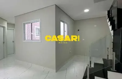 Cobertura duplex com quintal amplo e espaço gourmet à venda – 2 dormitórios, 2 banheiros, 1 vaga e lazer privativo