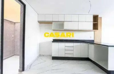 Sobrado triplex com 3 dormitórios e depósito – piscina e área gourmet – campestre, santo andré