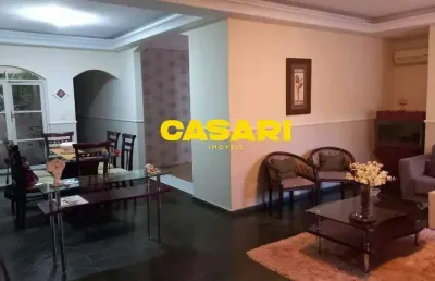 Ampla casa com 3 dormitórios, suíte e quintal à venda em santo andré – 310 m² construídos
