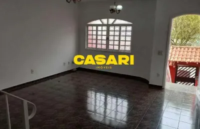 Sobrado com 3 dormitórios e churrasqueira à venda – 233 m² – nova petrópolis