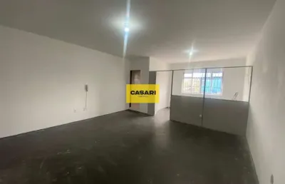 Sala comercial para locação – 35m² com banheiro privativo