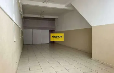 Salão comercial de 125m² com pé-direito alto e 1 vaga – próximo à av. do taboão