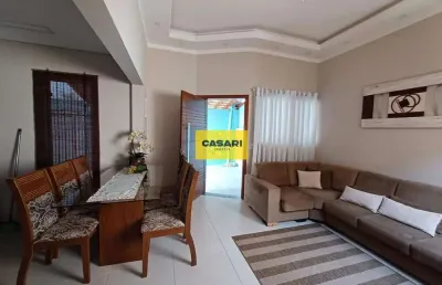 Casa á venda em bairro planejado, próximo ao comércio, aceita financiamento bancário
