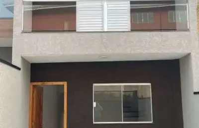 Casa à venda em atibaia-sp na vila petrópolis, 2 suítes, 2 salas, 3 banheiros, 2 vagas de garagem, 92m²!