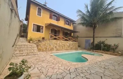 Casa à venda em atibaia-sp: 4 quartos, 2 suítes, 3 salas, 4 banheiros, 3 vagas na jardim paulista - 284,00 m² de área.