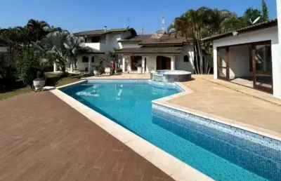 Casa térrea no condomínio panorama em atibaia sp  4 suítes, 3 salas,  piscina, área gourmet,  sauna, espaço gramado.