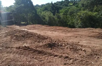 Terreno com excelente topografia no bairto são nicolau em atibaia sp.  todo murado ótima localização em bairro nobre da cidade próximo ao centro.