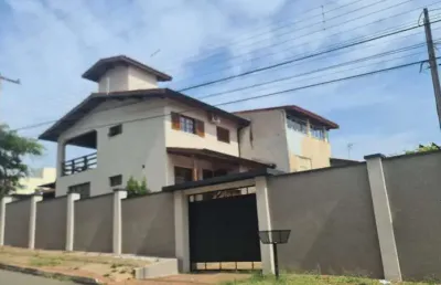 Casa com 3 quartos à venda na Rua Edward Guedes Toledo, 177, Jardim das Cerejeiras, Atibaia