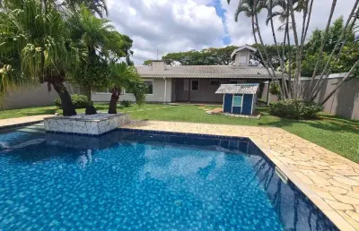 Casa térrea próximo a al lucas nogueira garcez, com 3 dormitórios sendo 1 suíte com closet,  todos com ar condicionado