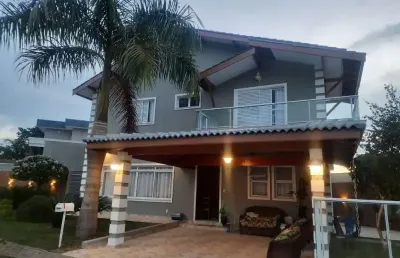 Sobrado no  condomínio terras de atibaia em atibaia sp. são 3 amplos dormitórios, sendo 1 suíte, sala para 2 ambientes, cozinha com armários embutidos
