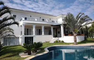 Imponente residência de luxo no condomínio flamboyant em atibaia-sp: 5 quartos, 5 suítes, 3 salas, 7 banheiros, 4 vagas, 750m².