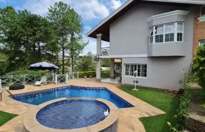 Casa de alto padrão no condomínio palavra da vida em atibaia.