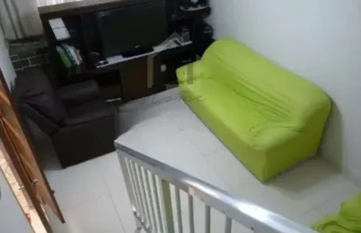 Sobrado de 190m² na paulicéia, são bernardo do campo-sp: 3 quartos, 2 suítes, 1 sala, 4 banheiros, 2 vagas de garagem.