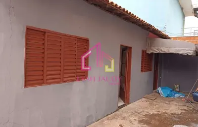 Casa à venda, renascer, cuiabá-mt, 180 m², 2 suítes, cozinha azulejada, sala ampla, 2 vagas, 100m d