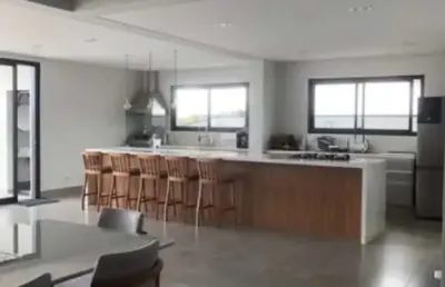 Casa térrea à venda no condomínio fazenda alta vista, em salto de pirapora-sp.