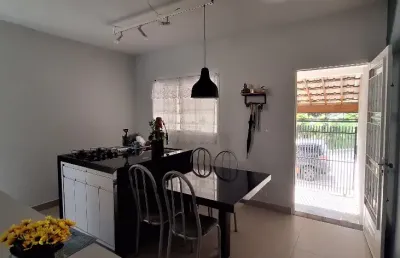 Casa com 2 quartos à venda na Rua Geraldo de Almeida Tavares, 185, Residencial Dom Bosco, São José dos Campos