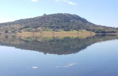 Excelente sitio para venda no lago de furnas/  serra da canastra, em cassia / delfinopolis-mg, com 8 hectares, ponta de peninsula, com 400 m de margem
