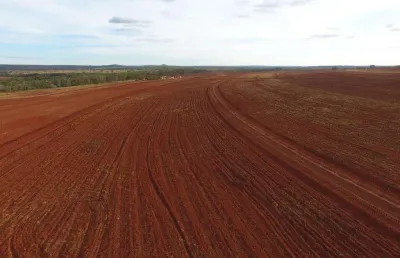 Linda fazenda para venda na região de comendador gomes-mg com 54 alqueirao atual na soja, com outorga para irrigação, rica em agua, benfeitorias