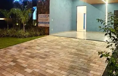 Linda casa nova alto padrão para venda ou locação na zona sul, cond vivendas da mata, aroeira, 3 amplas suites, gourmet e piscina em 152 m2 construido