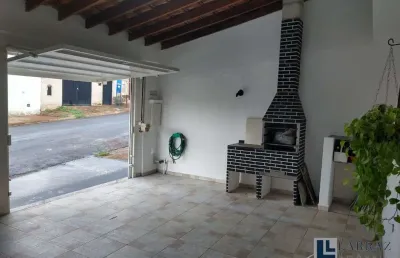 Ótima casa para venda no jd heitor rigon, ao lado do anel viário, 2 dormitorios, churrasqueira, 126 m2 construidos em um terreno de 130 m2