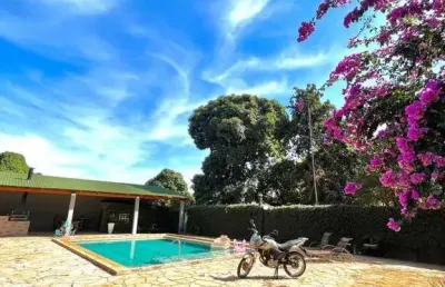 Linda chácara alto padrão para venda no condomínio hípica, 600 m2 construídos em um terreno de 5.000 m2, casa principal e casa anexa, lazer completo